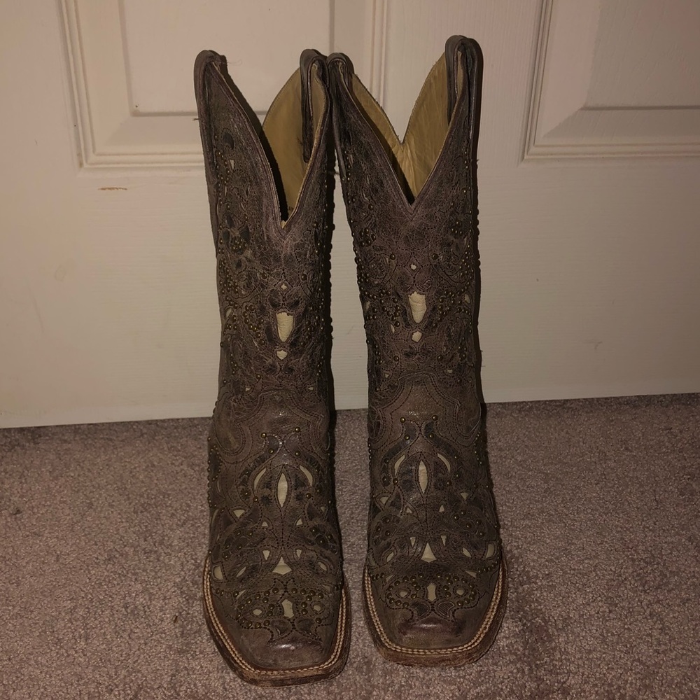 Corral boots